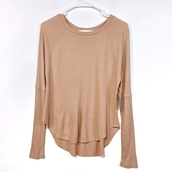 NEW ABOUND  Long Sleeve Raglan Tee Waffle Knit In Tan Dale Sz S Round Raw Hem - Picture 1 of 10